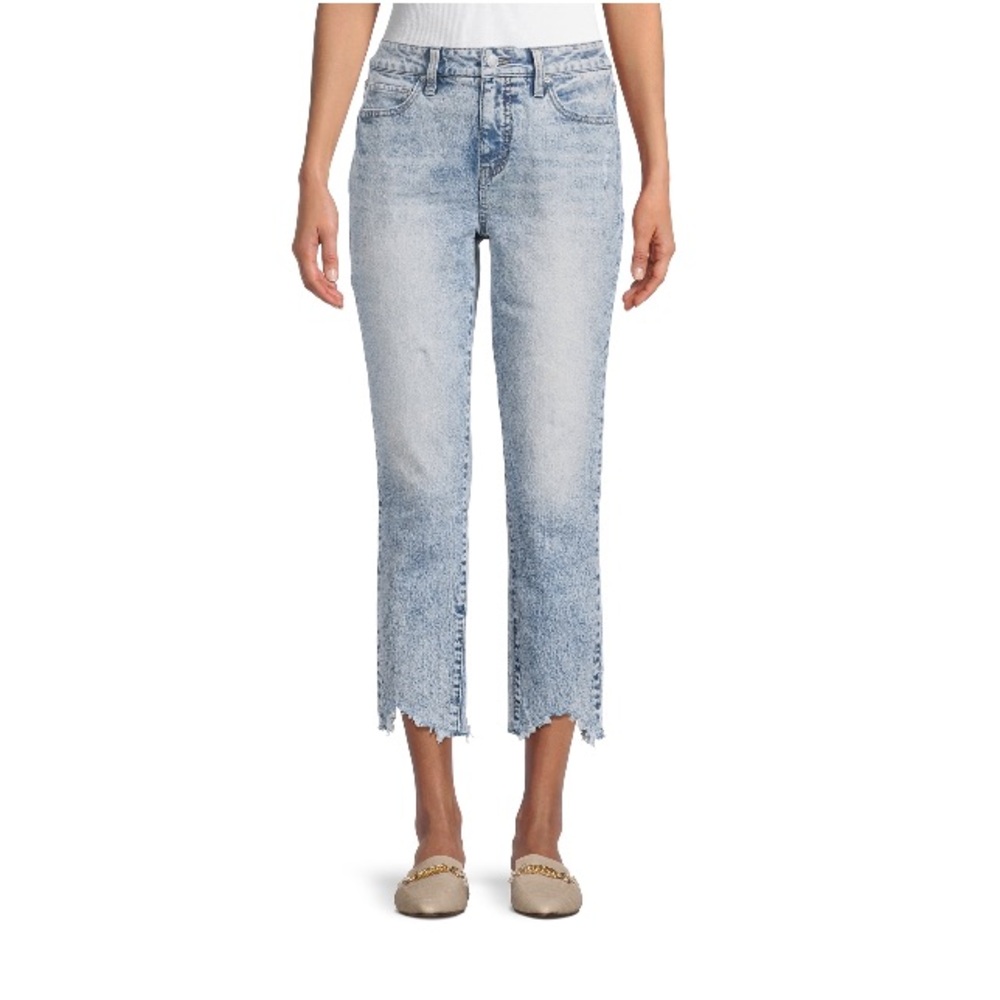NWT Time and Tru Women's Boyfriend Jeans with Sharkbite Hem Light Wash Size 16